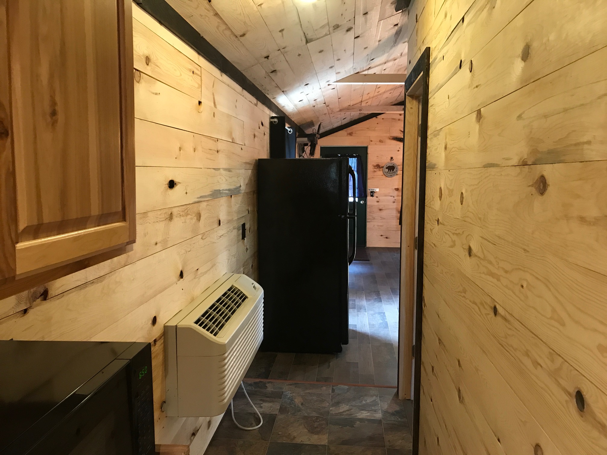Great Expedition Cabin at Best Bear Lodge & Campground