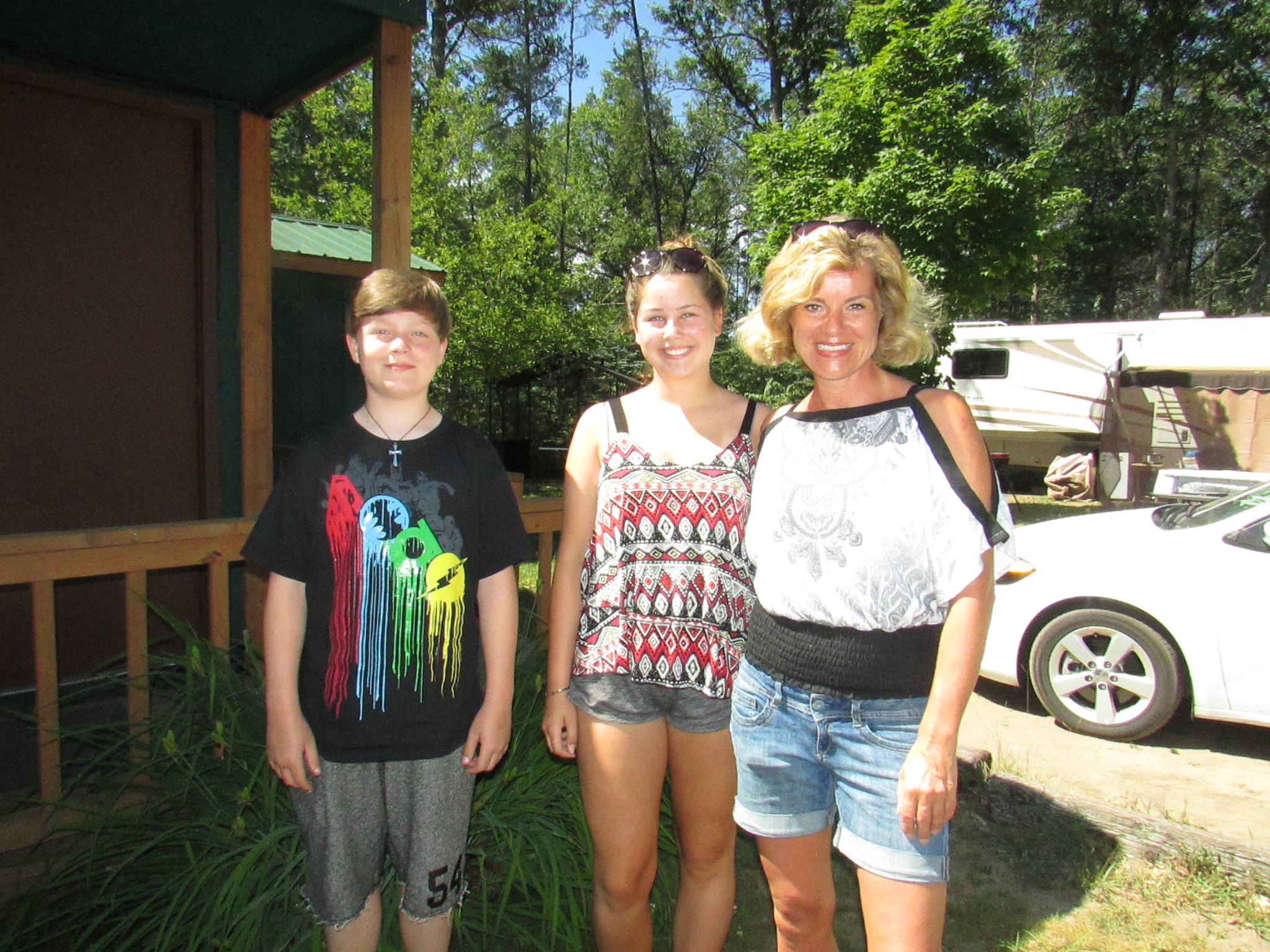 Travelers stay at Best Bear Lodge & Campground from around the world