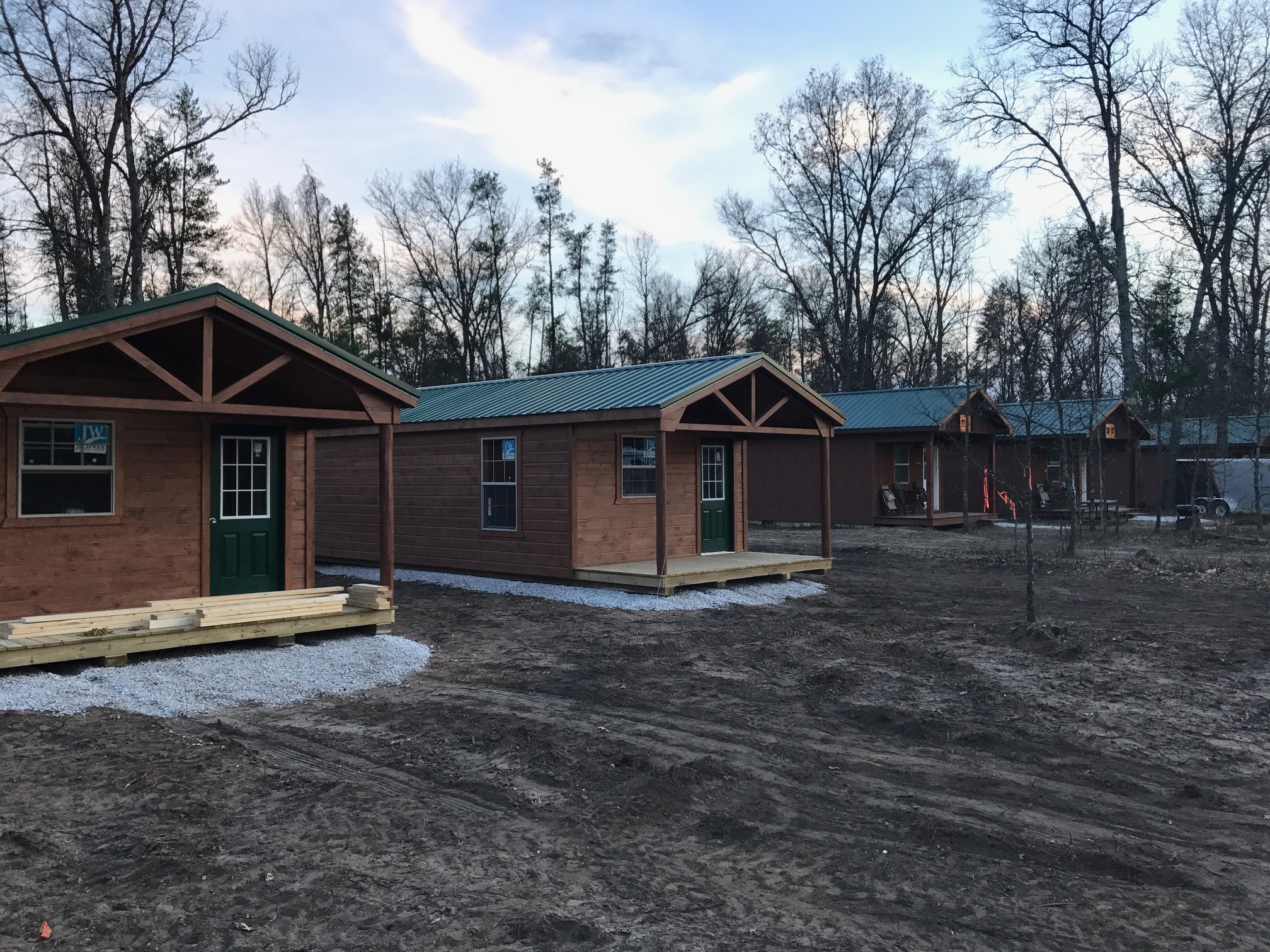 Best Bear Lodge & Campground Accommodations