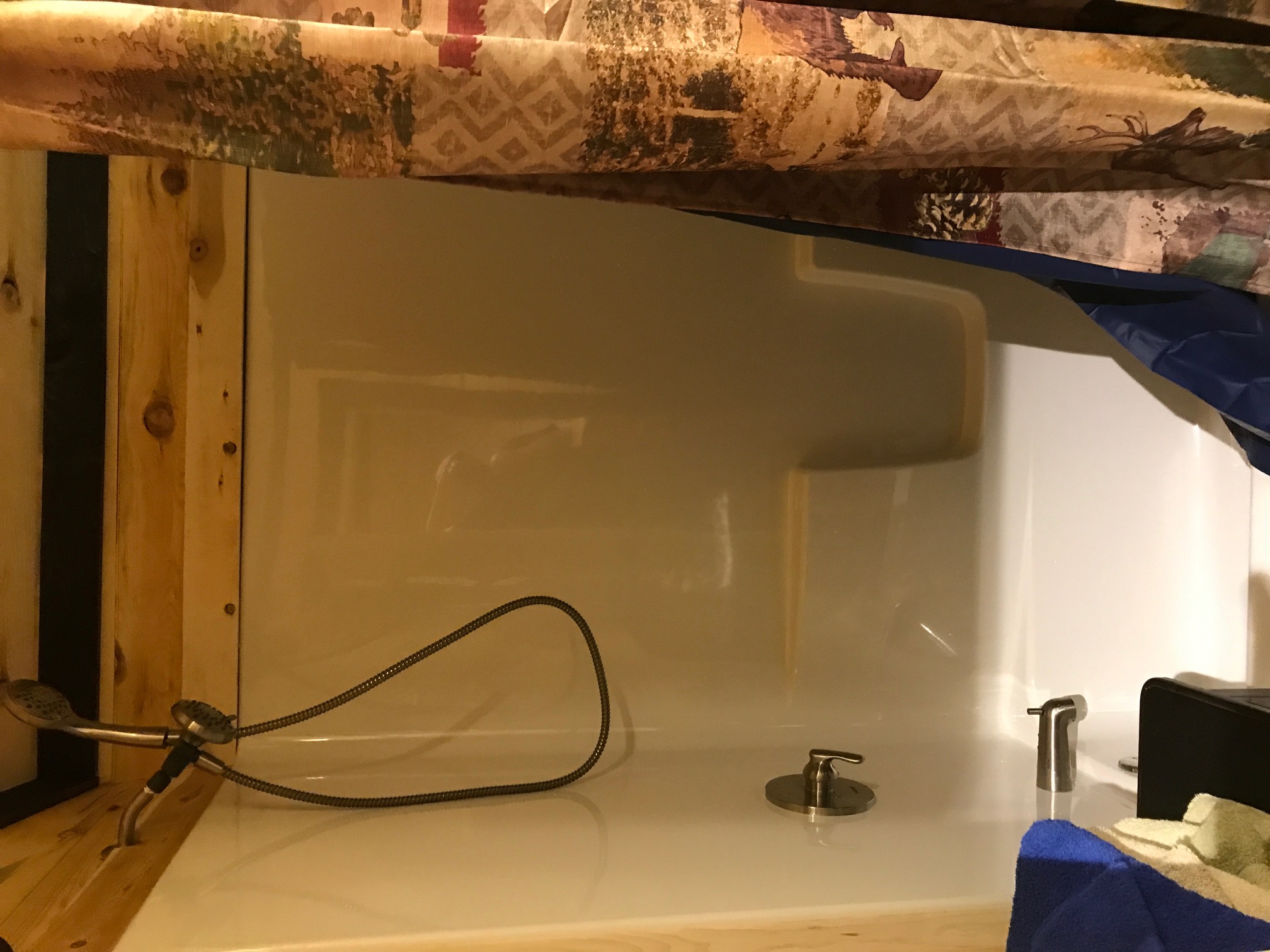 Best Bear Lodge & Campground Accommodations