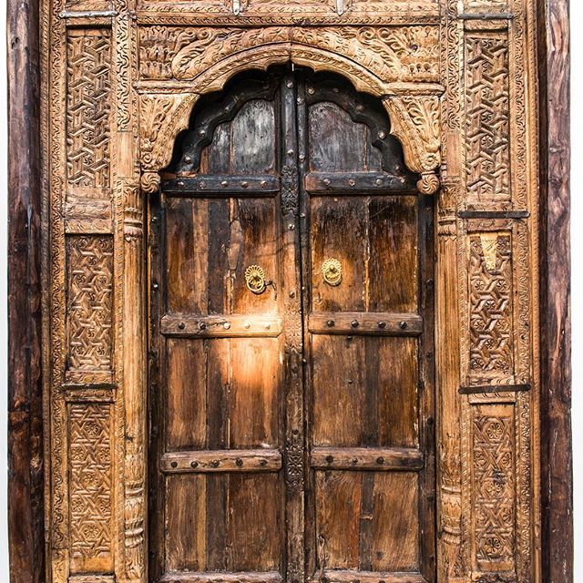 entrance door, puerta de entrada