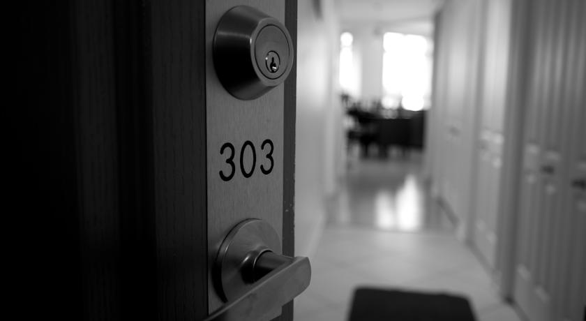 Bright Suite 303 ApartHotelMontreal AppartHôtelMontréal CITQ 222512 2115 Rue Saint Urbain #aparthotelmontreal