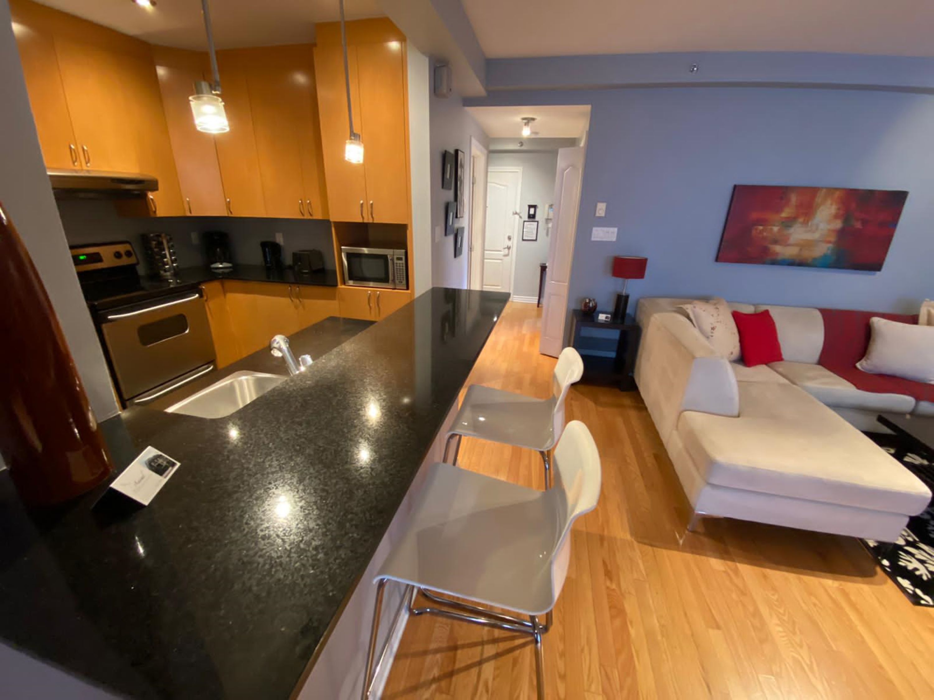 Corporate Suite 301 ApartHotelMontreal AppartHôtelMontréal CITQ 222512 2115 Rue Saint Urbain H2X 2N1 #aparthotelmontreal