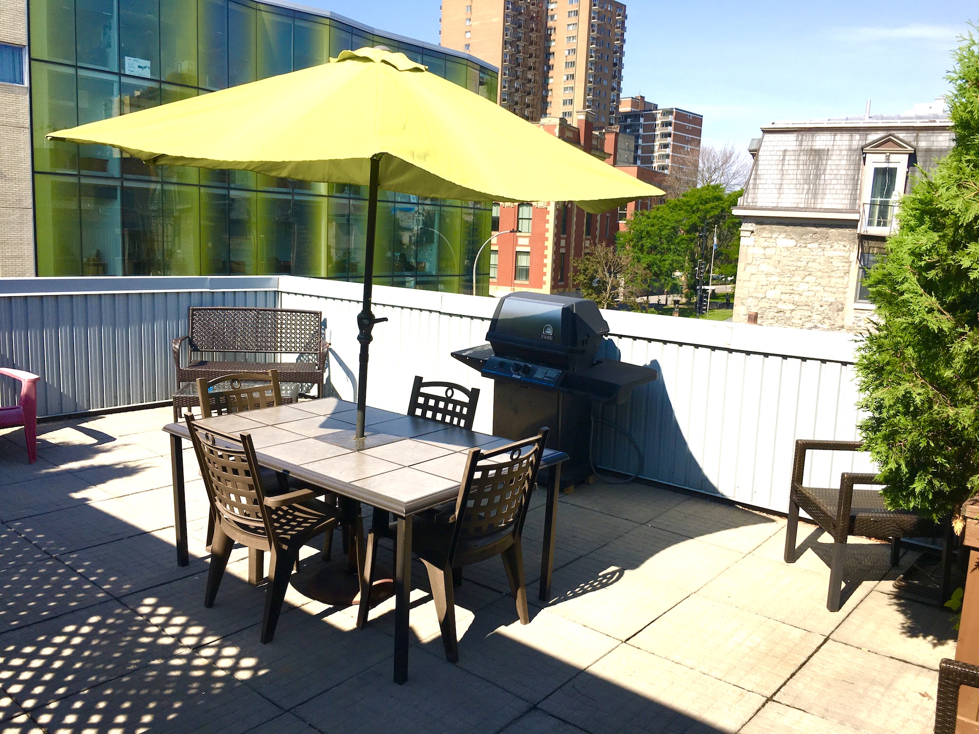 ApartHotelMontreal AppartHôtelMontréal CITQ 222512 2115 Rue Saint Urbain H2X 2N1 #aparthotelmontreal
