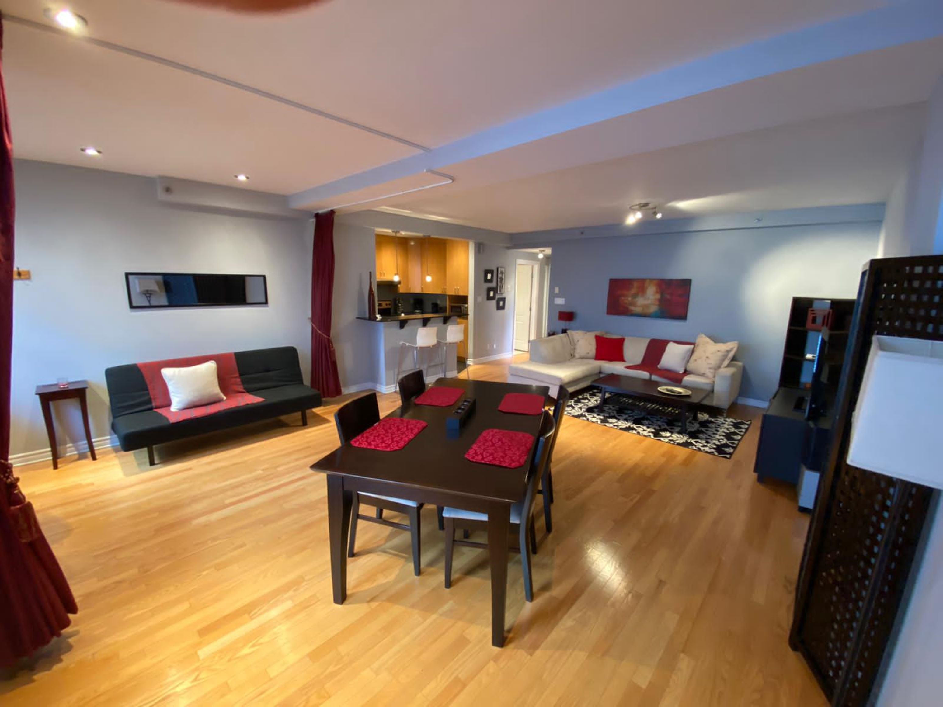 Corporate Suite 301 ApartHotelMontreal AppartHôtelMontréal CITQ 222512 2115 Rue Saint Urbain H2X 2N1 #aparthotelmontreal