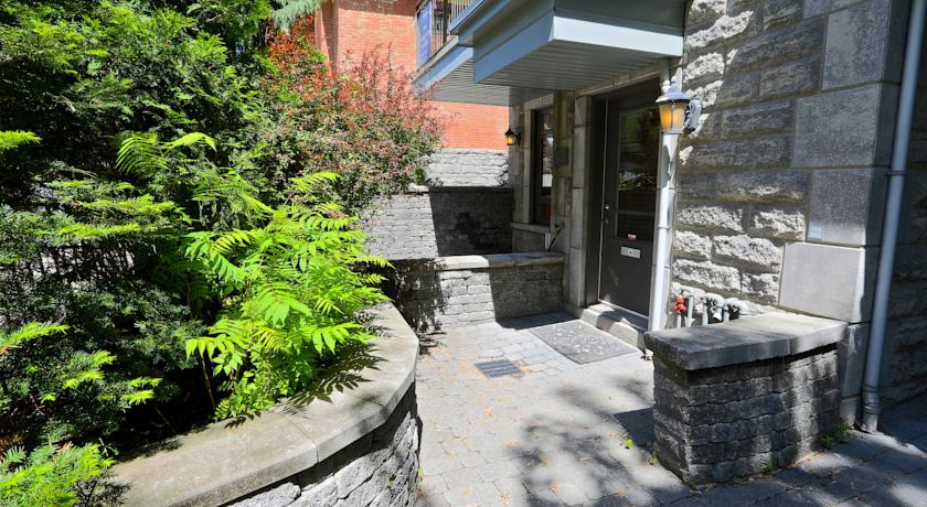 Gaden Suite 102 ApartHotelMontreal AppartHôtelMontréal CITQ 222512 2115 Rue Saint Urbain H2X 2N1 #aparthotelmontreal