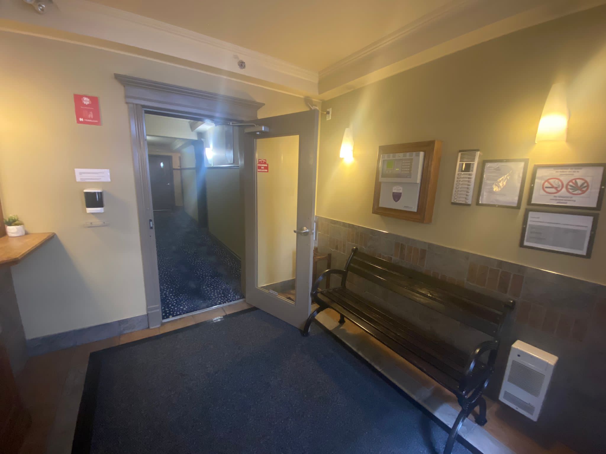 ApartHotelMontreal AppartHôtelMontréal CITQ 222512 2115 Rue Saint Urbain H2X 2N1 #aparthotelmontreal