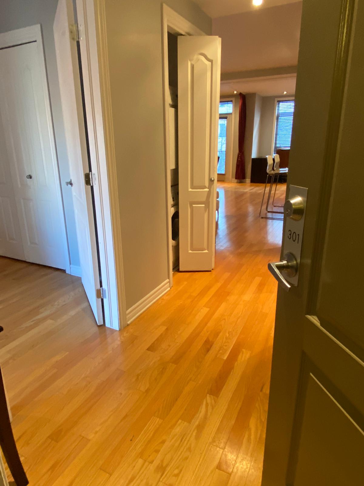 Corporate Suite 301 ApartHotelMontreal AppartHôtelMontréal CITQ 222512 2115 Rue Saint Urbain H2X 2N1 #aparthotelmontreal