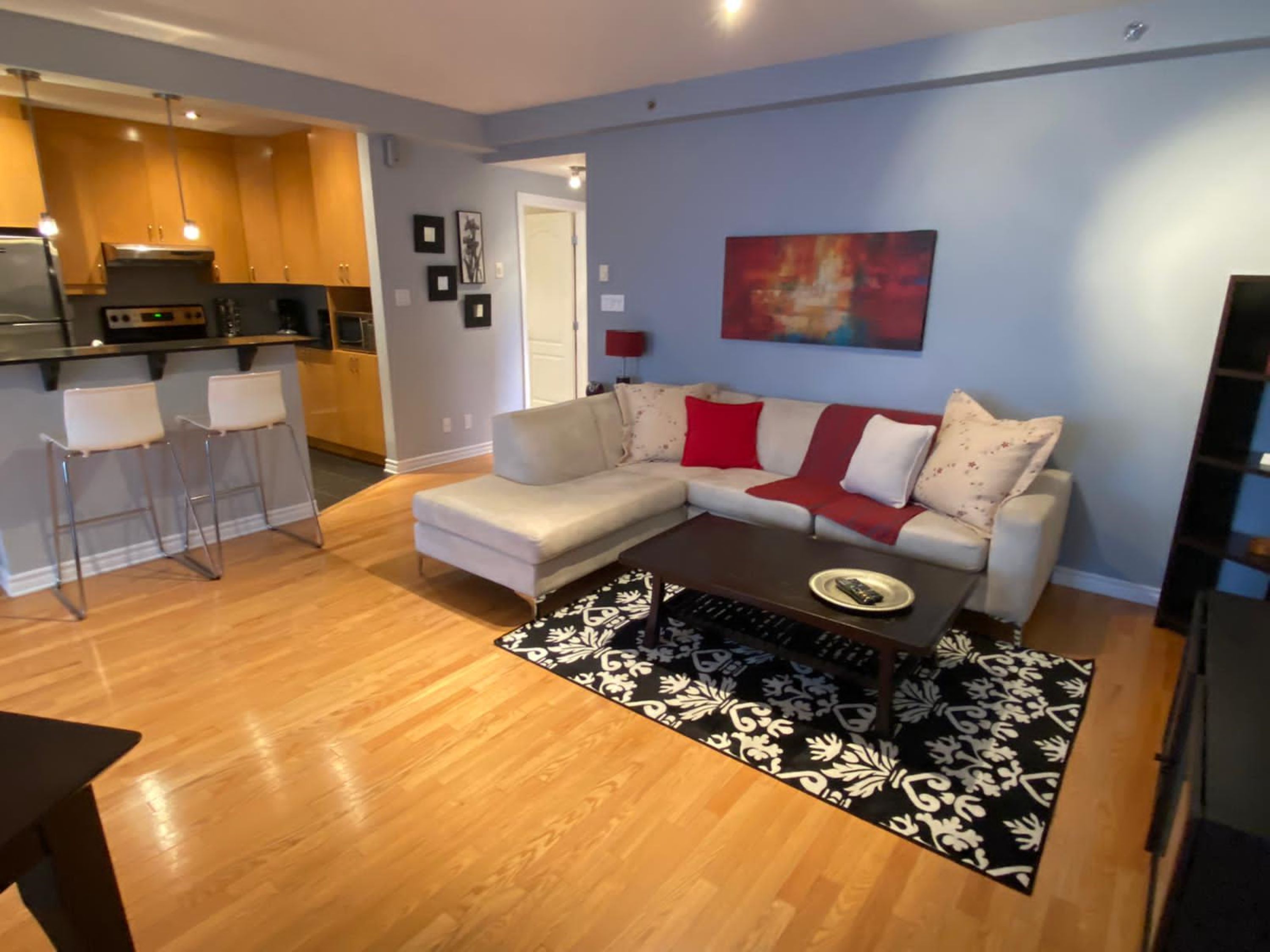 Corporate Suite 301 ApartHotelMontreal AppartHôtelMontréal CITQ 222512 2115 Rue Saint Urbain H2X 2N1 #aparthotelmontreal