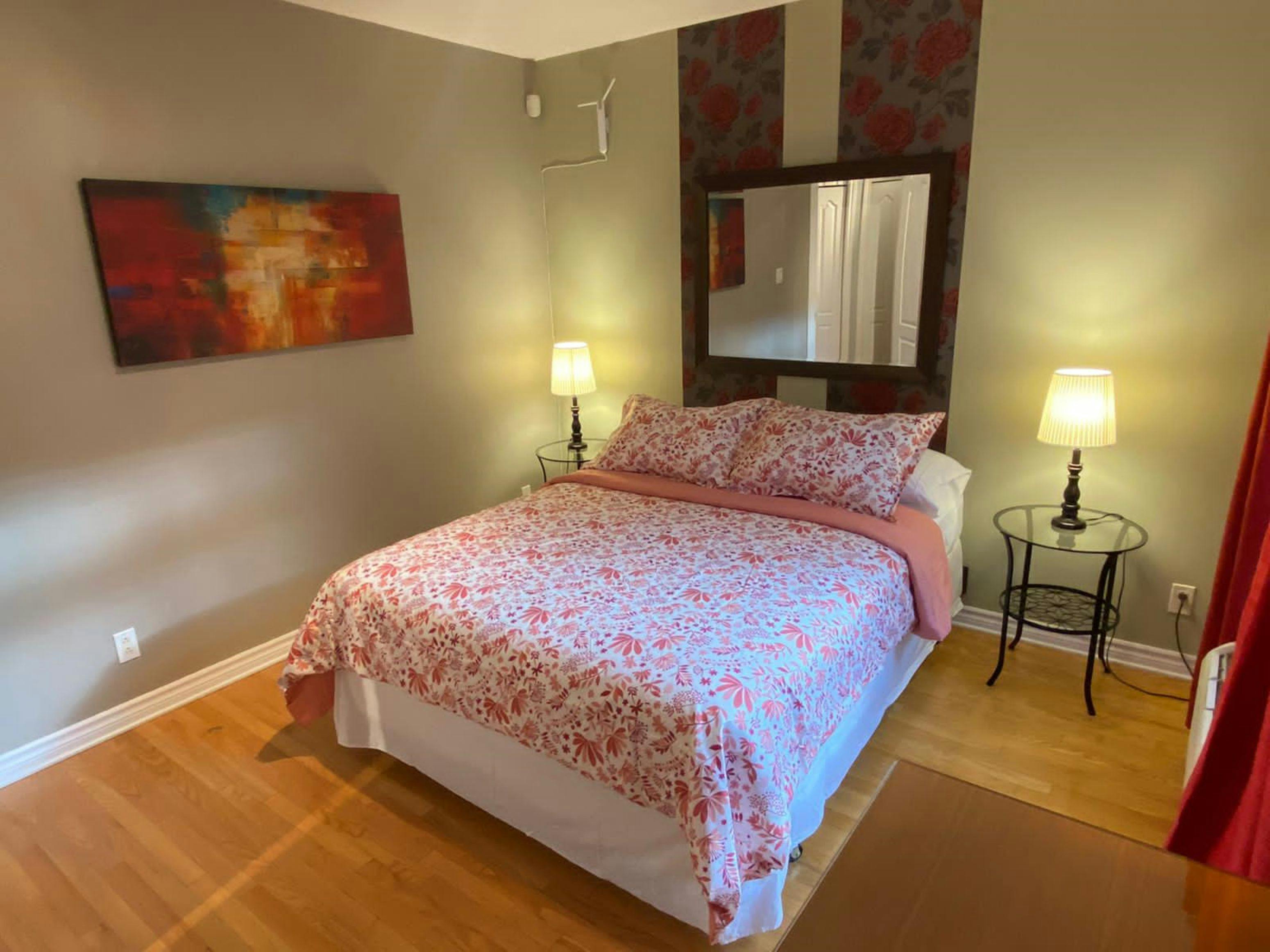 Splendid Suite 304 Apart Hotel Montreal Tourist Residence 222512 2115 Rue Saint Urbain H2X 2N1 #aparthotelmontreal