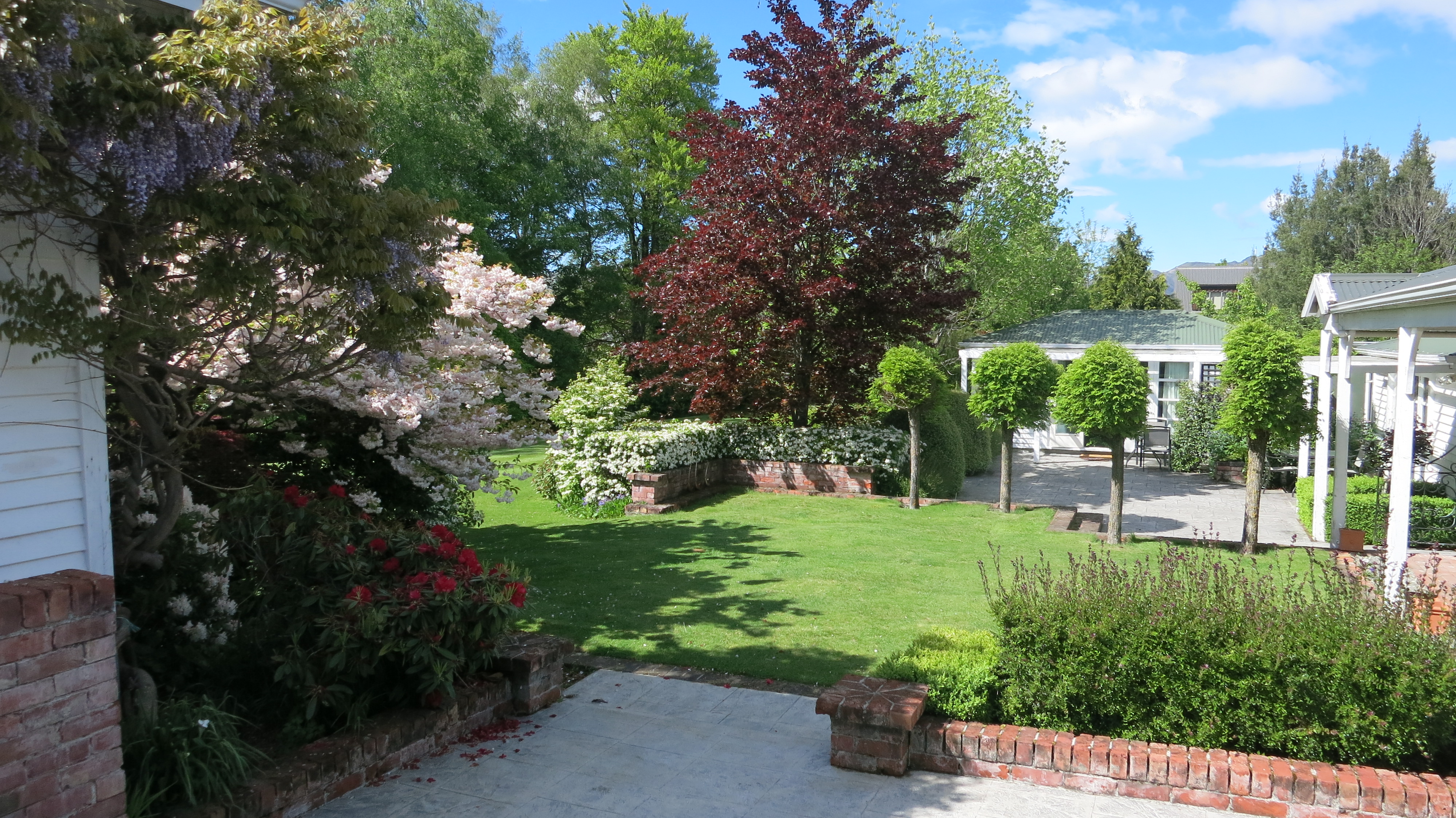 Cheltenham House garden in spring