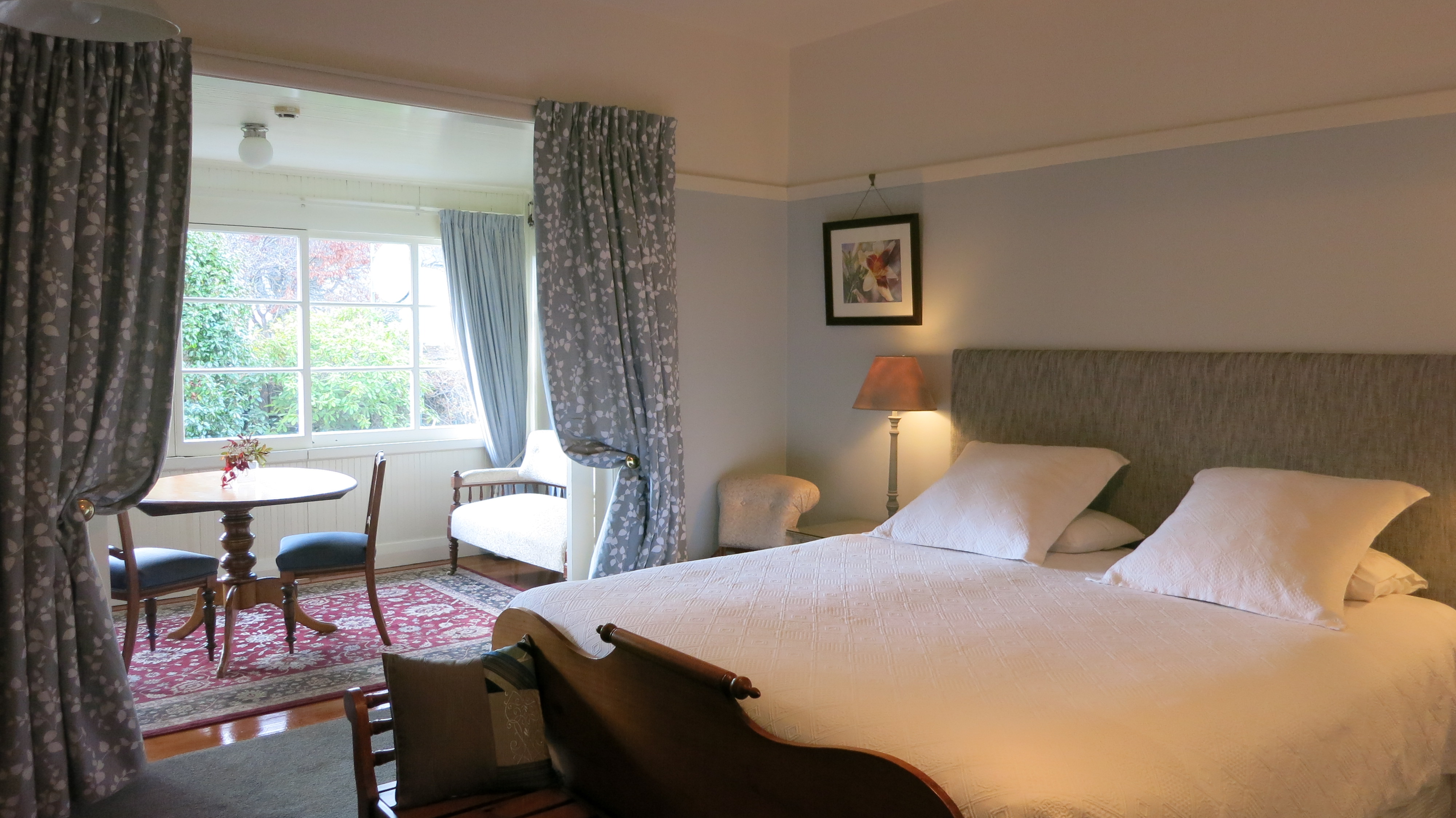 Rutherford suite & sunroom