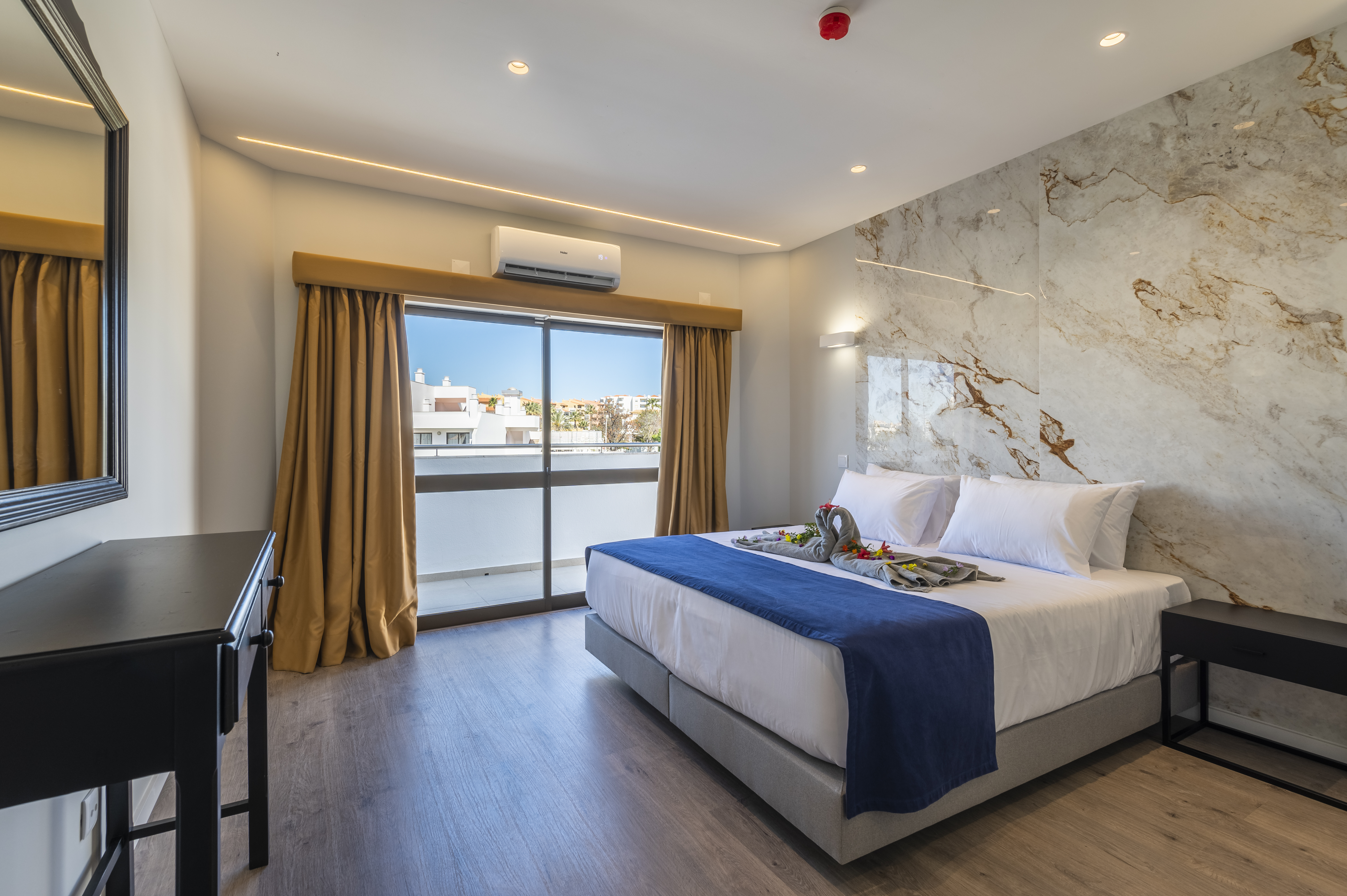 Quarto Twin Standard