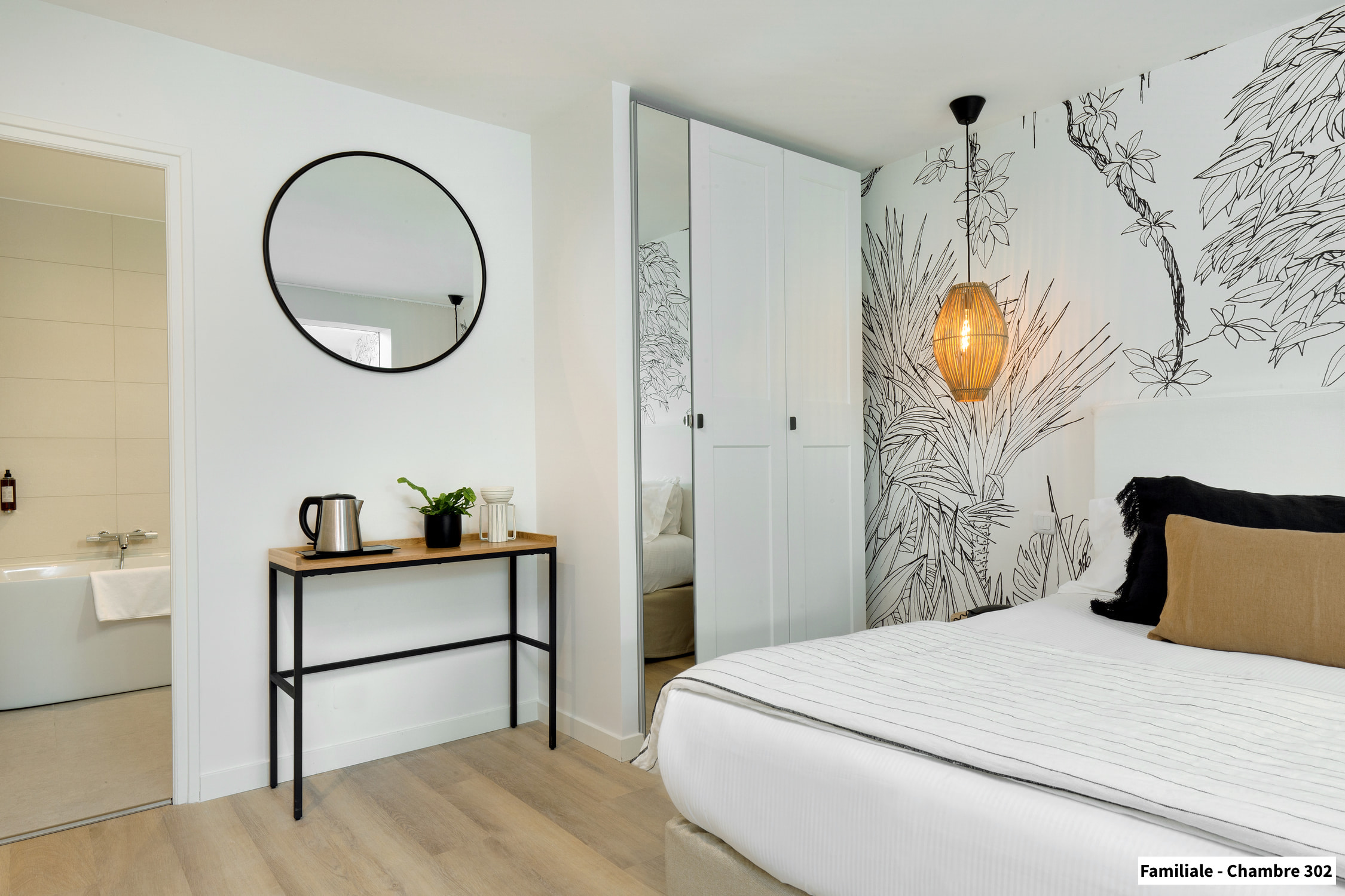 Vue partielle de la Chambre Familiale 302 de l'Hôtel Spa Les Mouettes