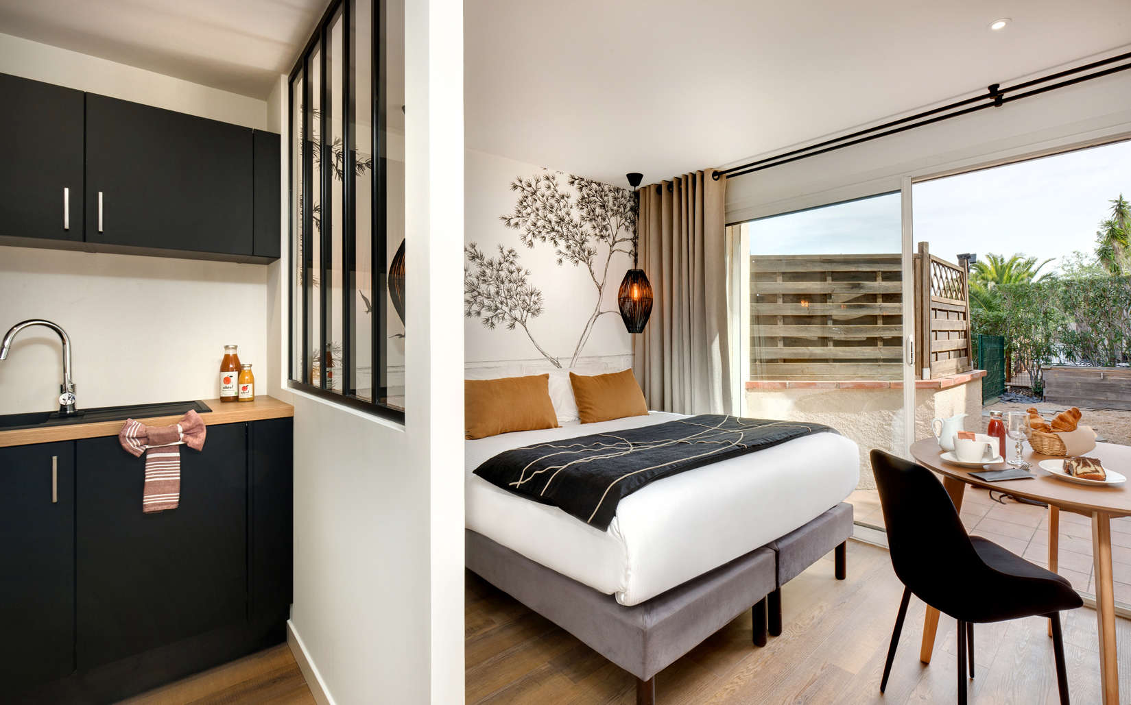 Lit studio côté piscine