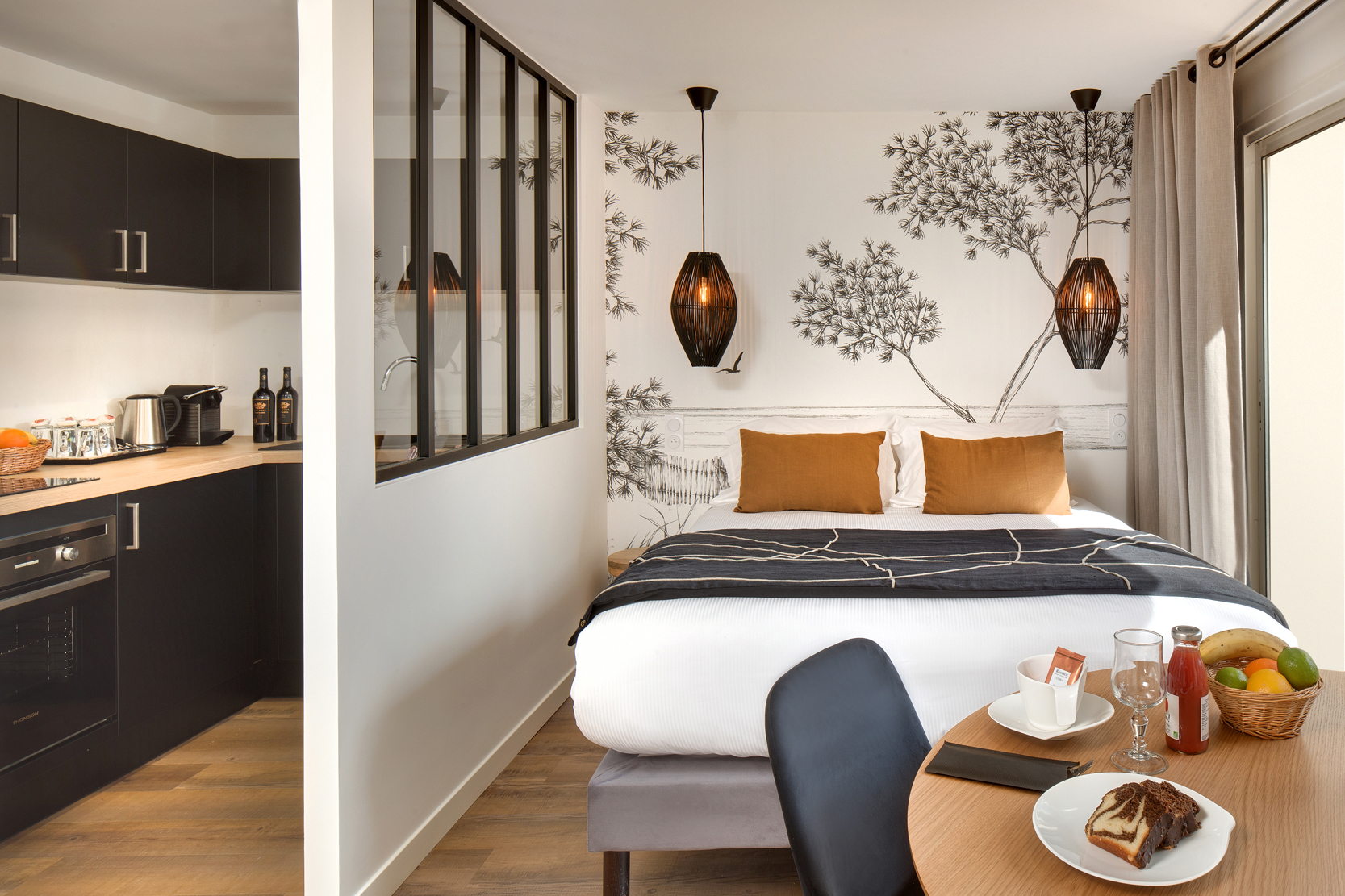 Autre vue d'ensemble studio côté piscine