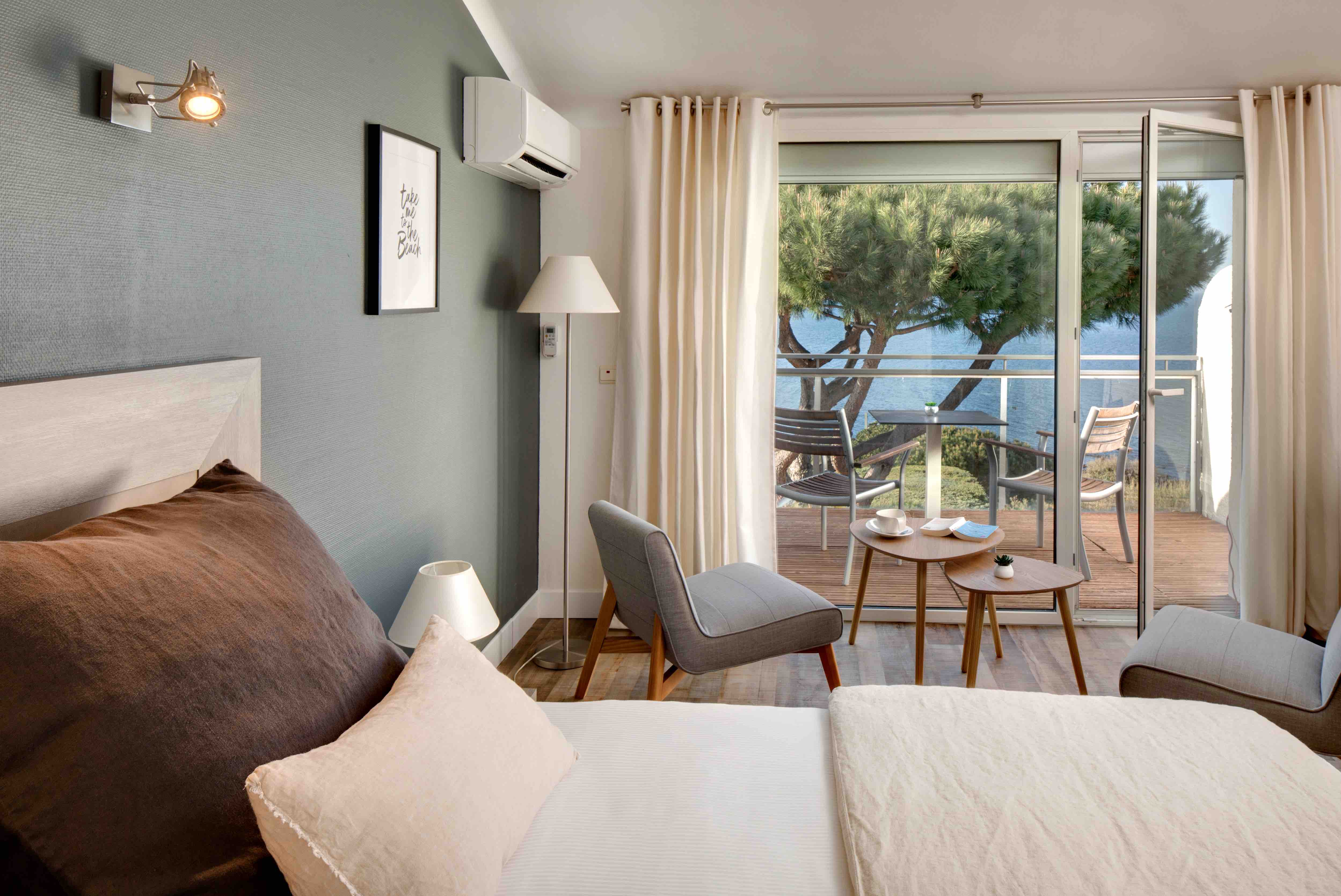 Vue de la terrasse de la chambre double supérieure vue mer