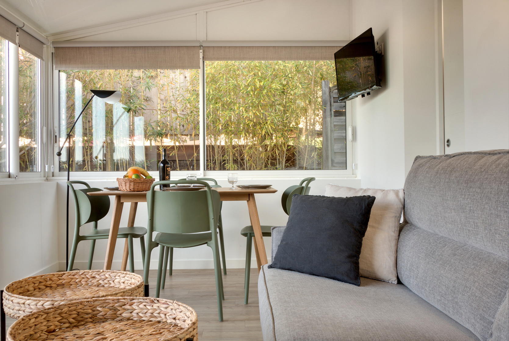 Table à manger studio côté mer