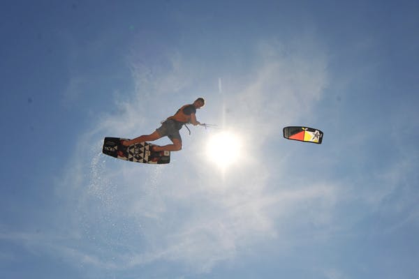 Bangsring Breeze kitesurfing at Tabuhan Island