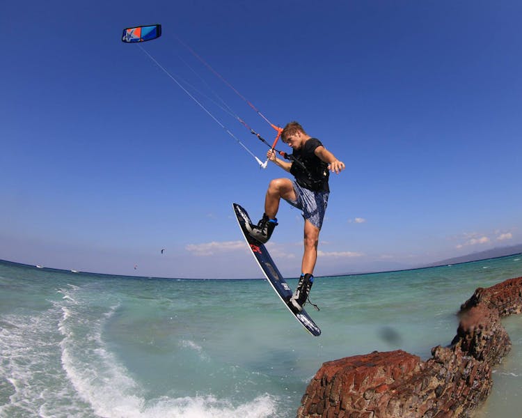 Bangsring Breeze kitesurfing at Tabuhan Island