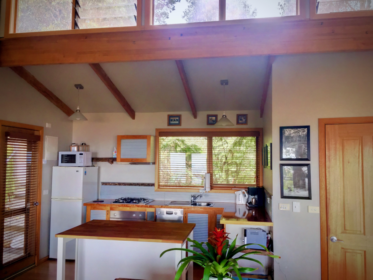 Fully equipped kitchen in Troinga Cottage