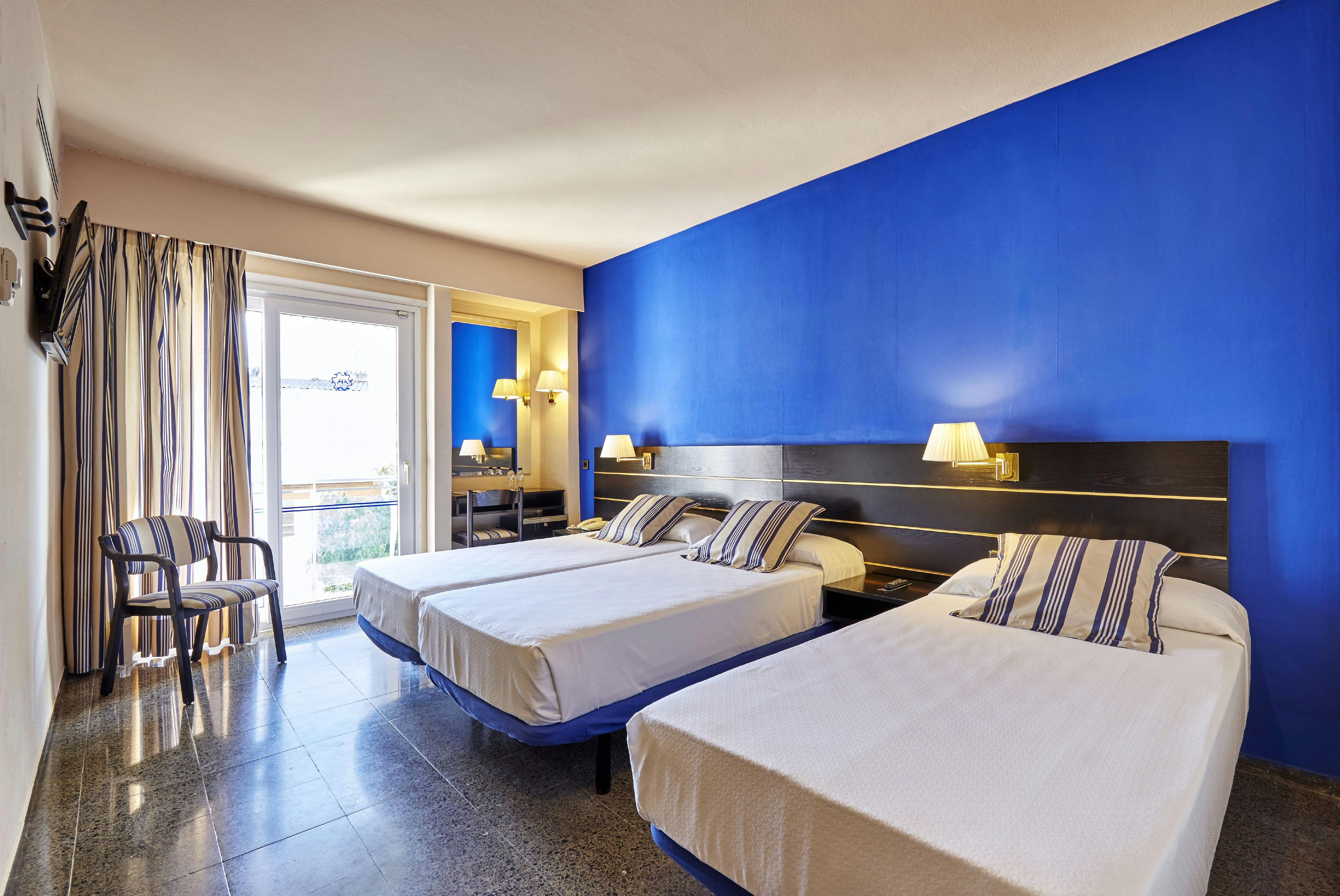 Standard Triple Room 3 Adults Hotel Anabel Standard Triple Room 3 Adults Hotel Anabel