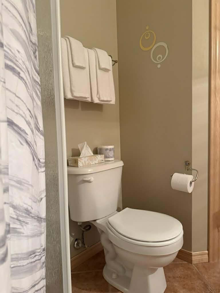 Maple Room bathroom 2025