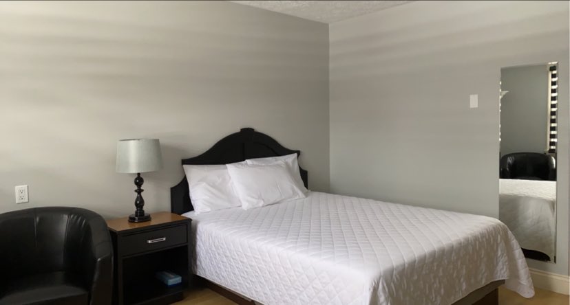 Chambre Interieur #7 Lit Queen miroir