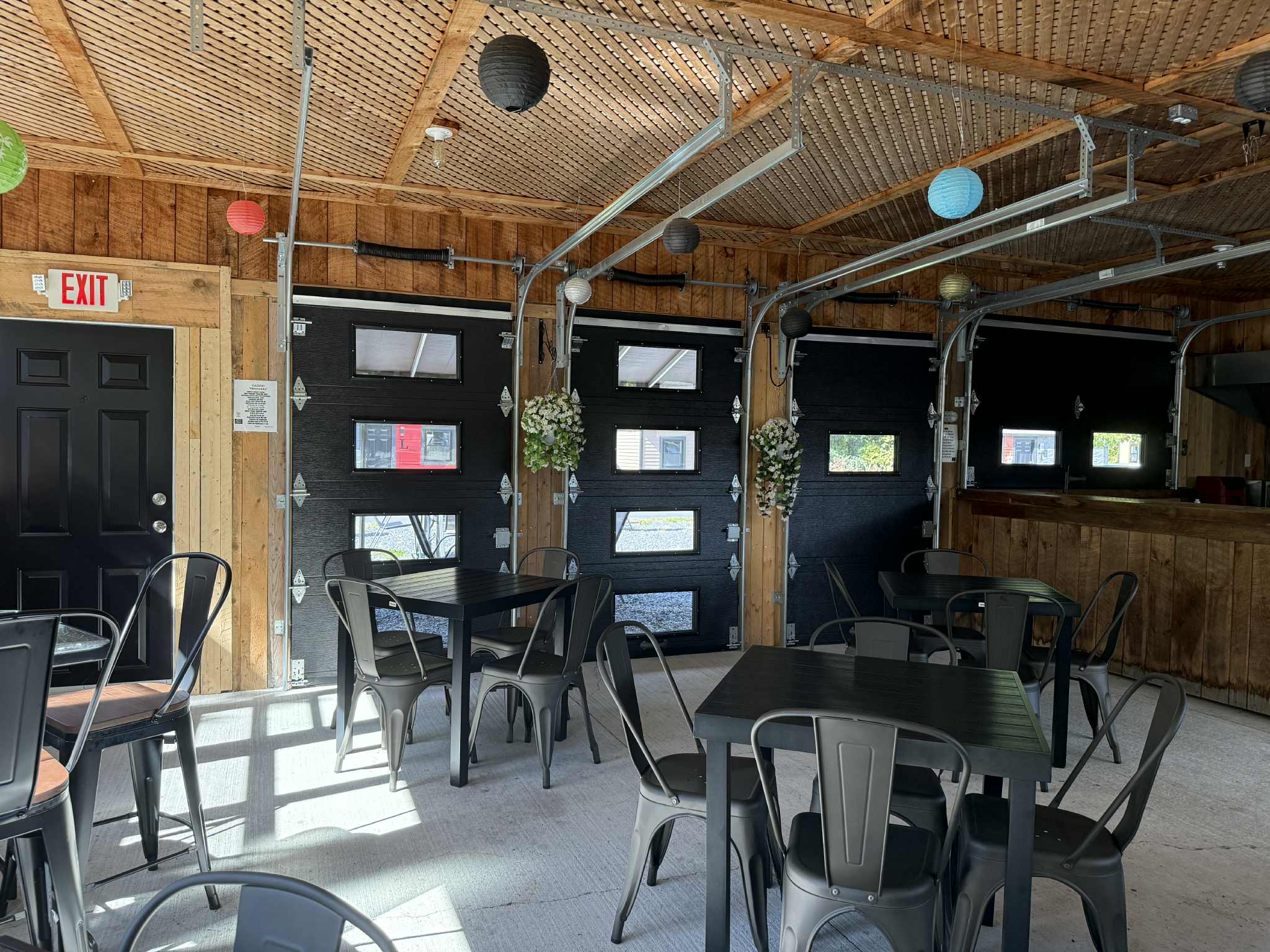 New windows table & chairs in the gazebo 2025