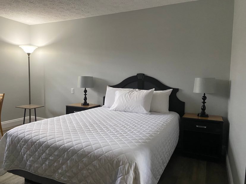 Room #7 Regular Queen