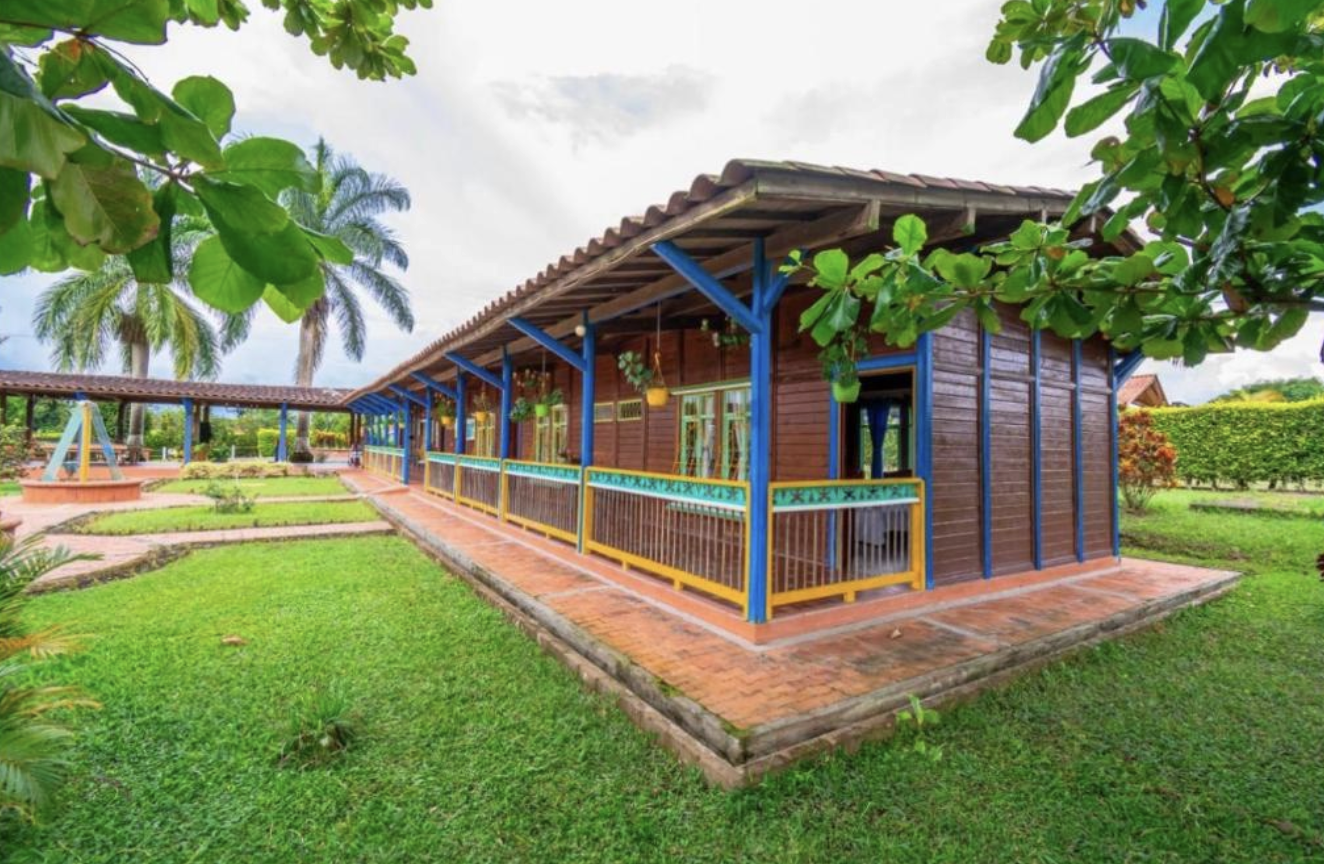 Habitación Familiar con vista al jardín