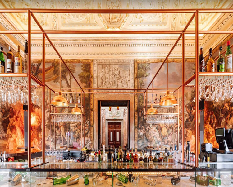 bares e restaurantes no bairro alto, chiado em lisboa