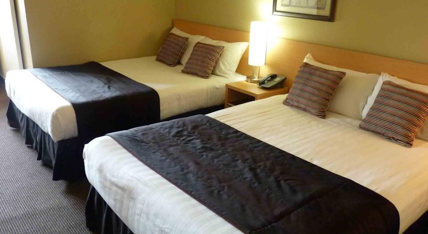 Ashley Hotel Greymouth has Studios and apartments with a kitchenette or full kitchen are also available.
