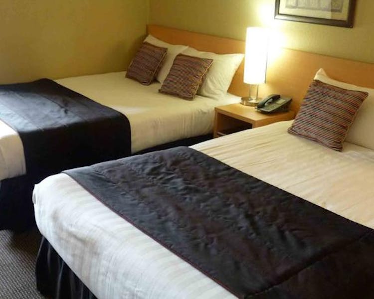Ashley Hotel Greymouth has Studios and apartments with a kitchenette or full kitchen are also available.