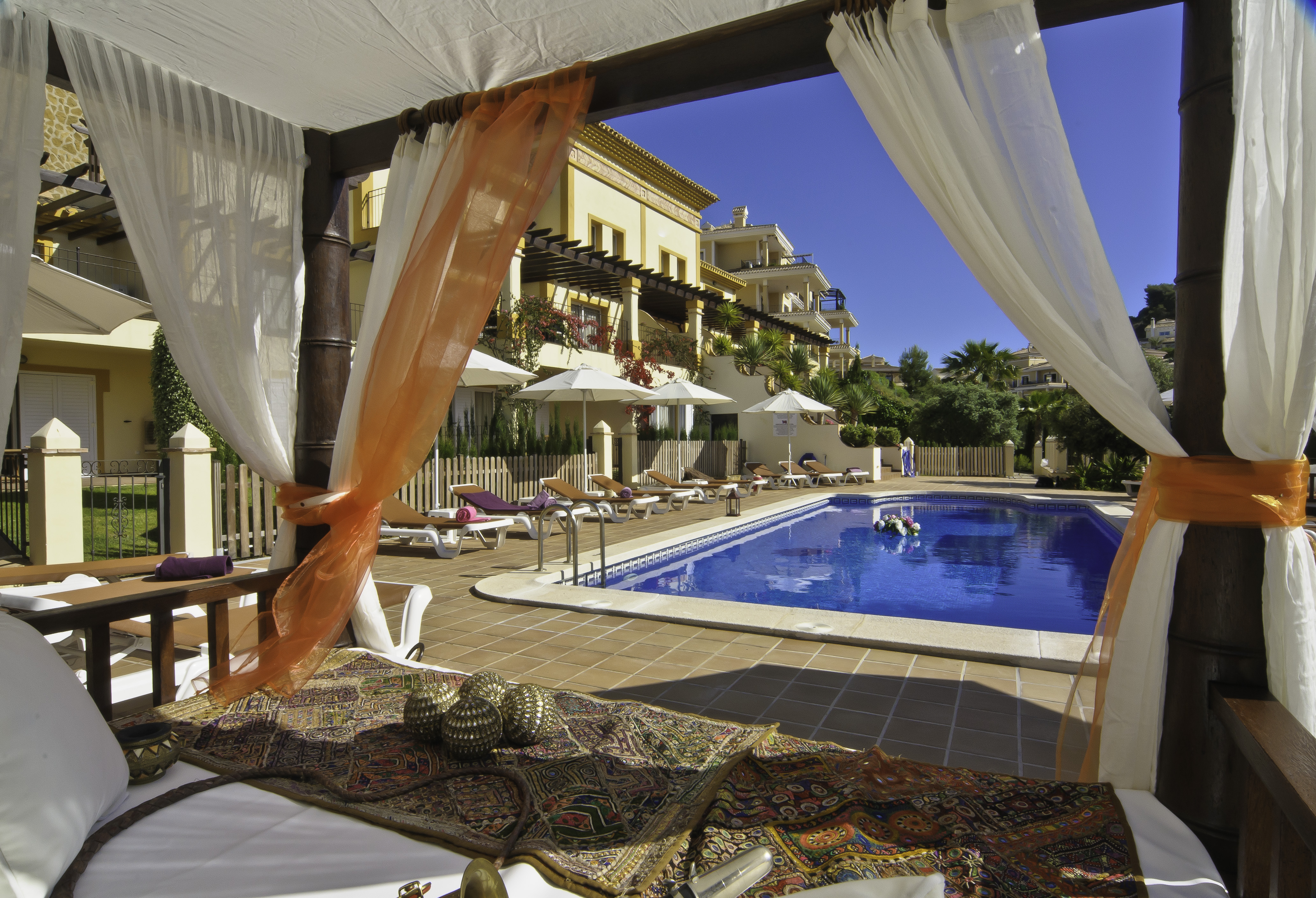 CAMAS BALINESAS MONTEMARES GOLF