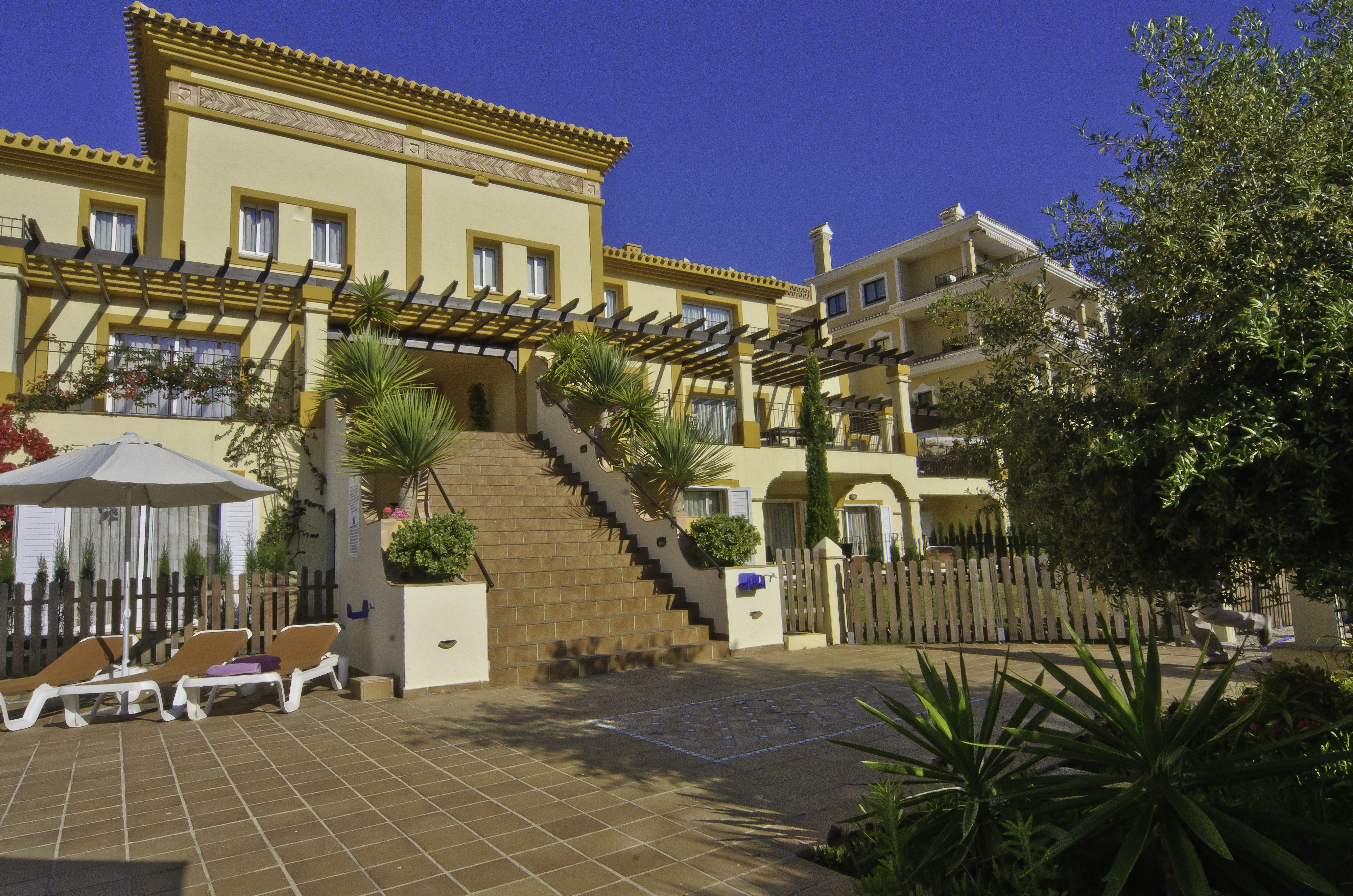 ZONAS COMUNES PISCINA