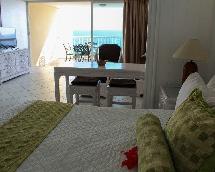Caribbean sea suite, hotels, resorts, cupecoy, st maarten, st martin