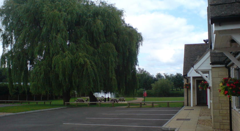 Queens Head Inn car park