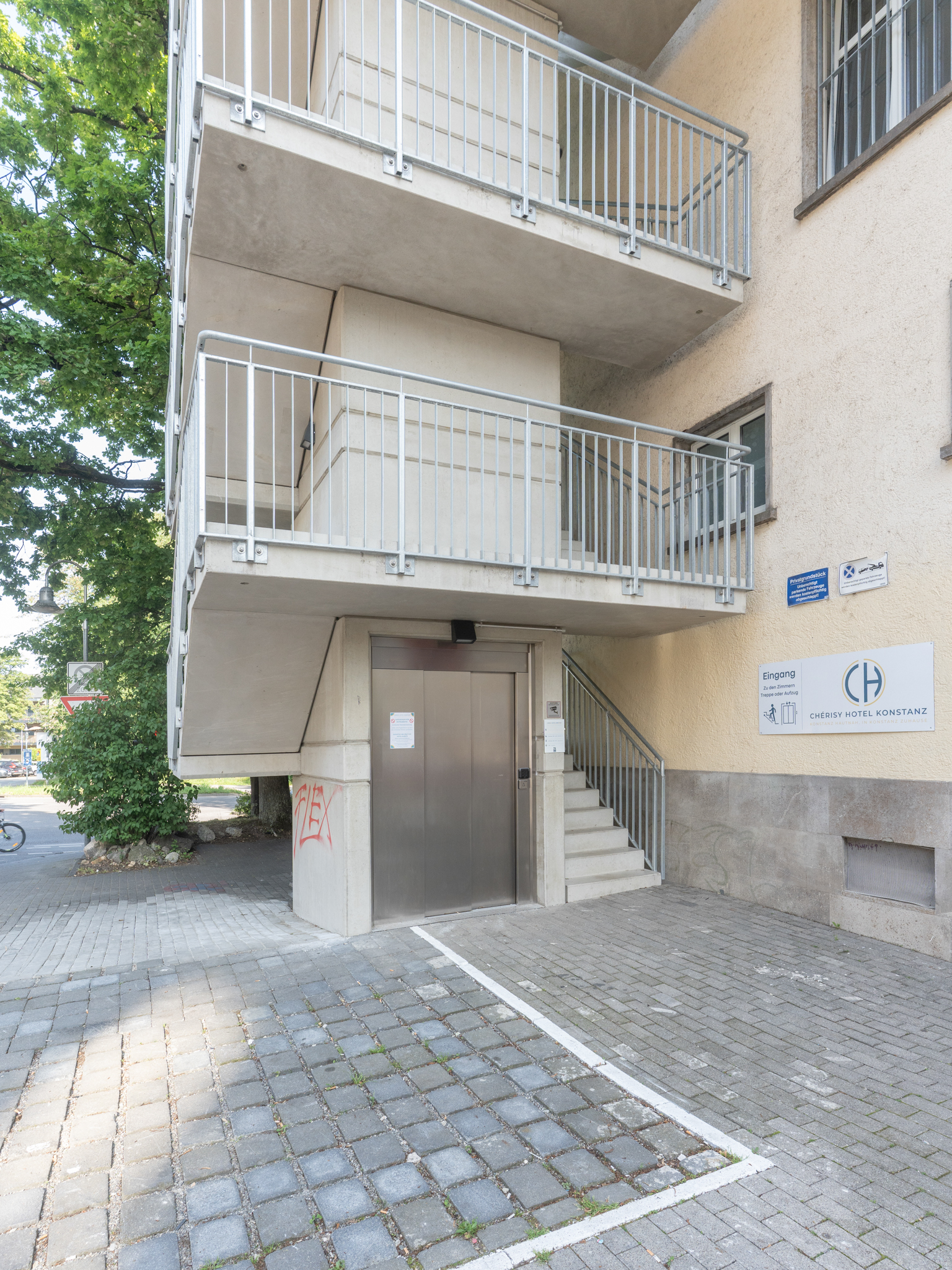 recommendations, konstanz, hotel, bodensee, modern hotel, private room, towels included, konstanz hotel, bodensee hotel