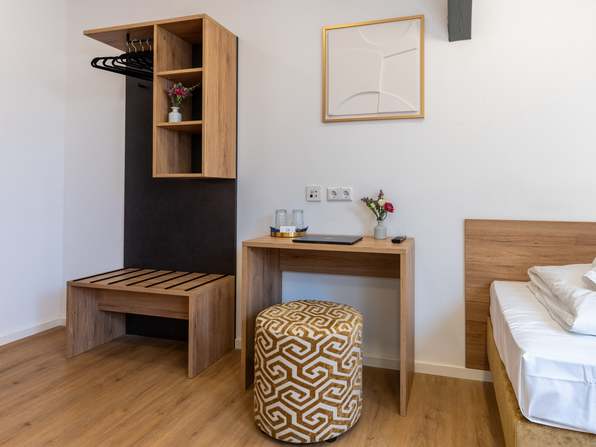 twin room, konstanz, hotel, bodensee, modern hotel, private room, konstanz hotel, bodensee hotel, sofa bed, towels included