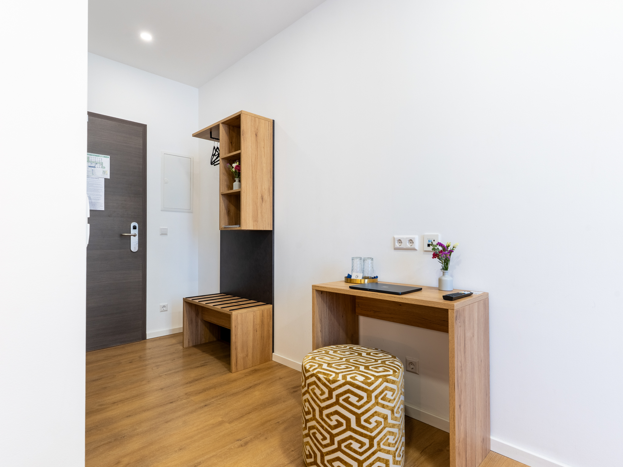 douoble room, konstanz, hotel, bodensee, modern hotel, private room, towels included, konstanz hotel, bodensee hotel