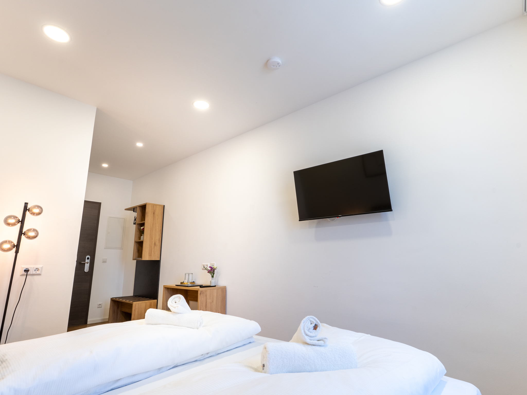 douoble room, konstanz, hotel, bodensee, modern hotel, private room, towels included, konstanz hotel, bodensee hotel