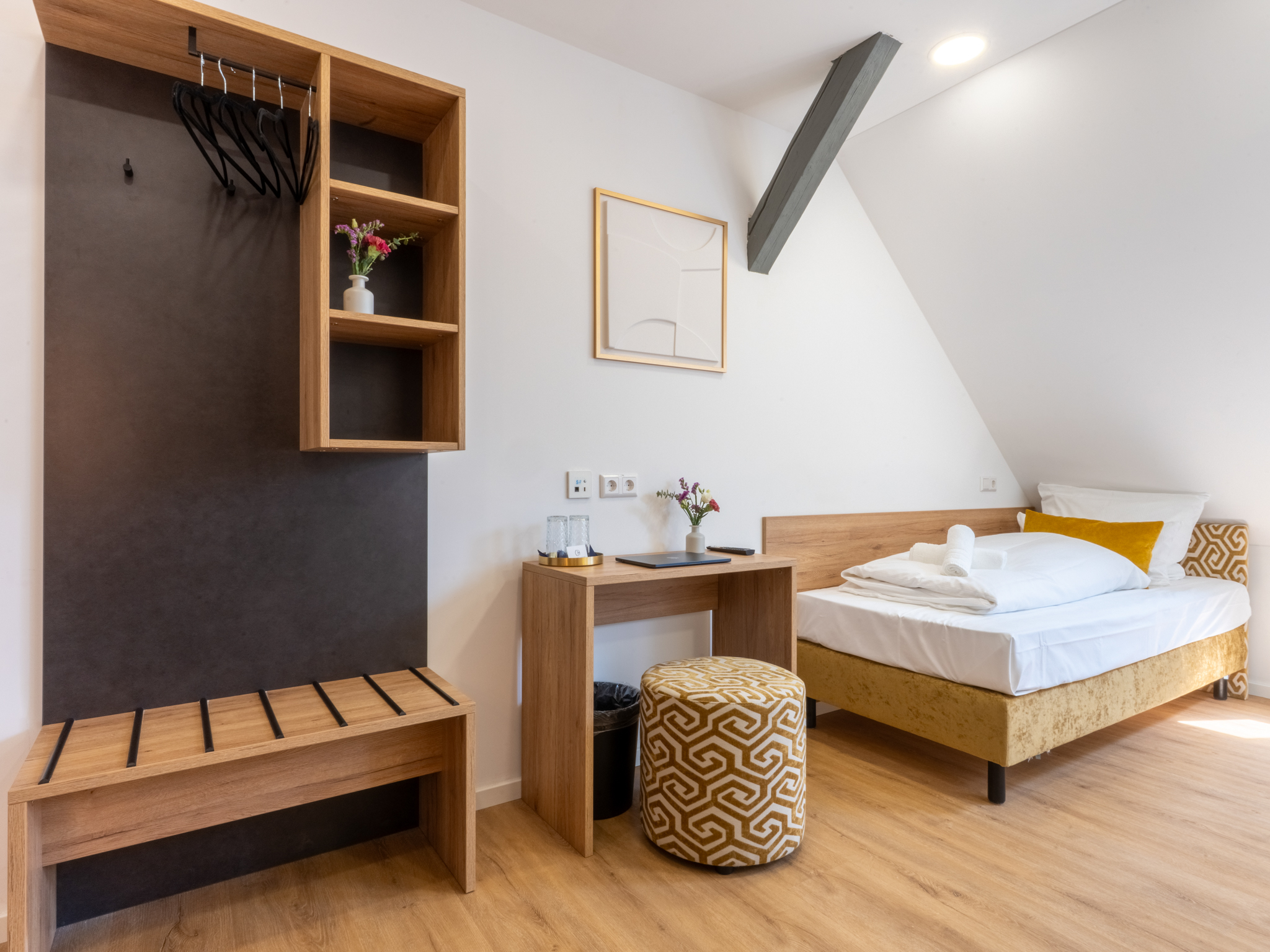 twin room, konstanz, hotel, bodensee, modern hotel, private room, konstanz hotel, bodensee hotel, sofa bed, towels included