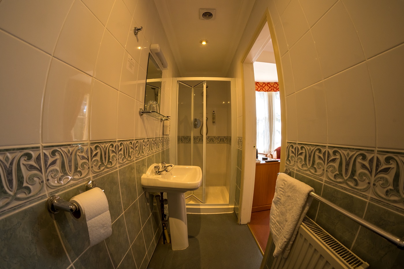 Room 2 Standard Double ensuite Bathroom