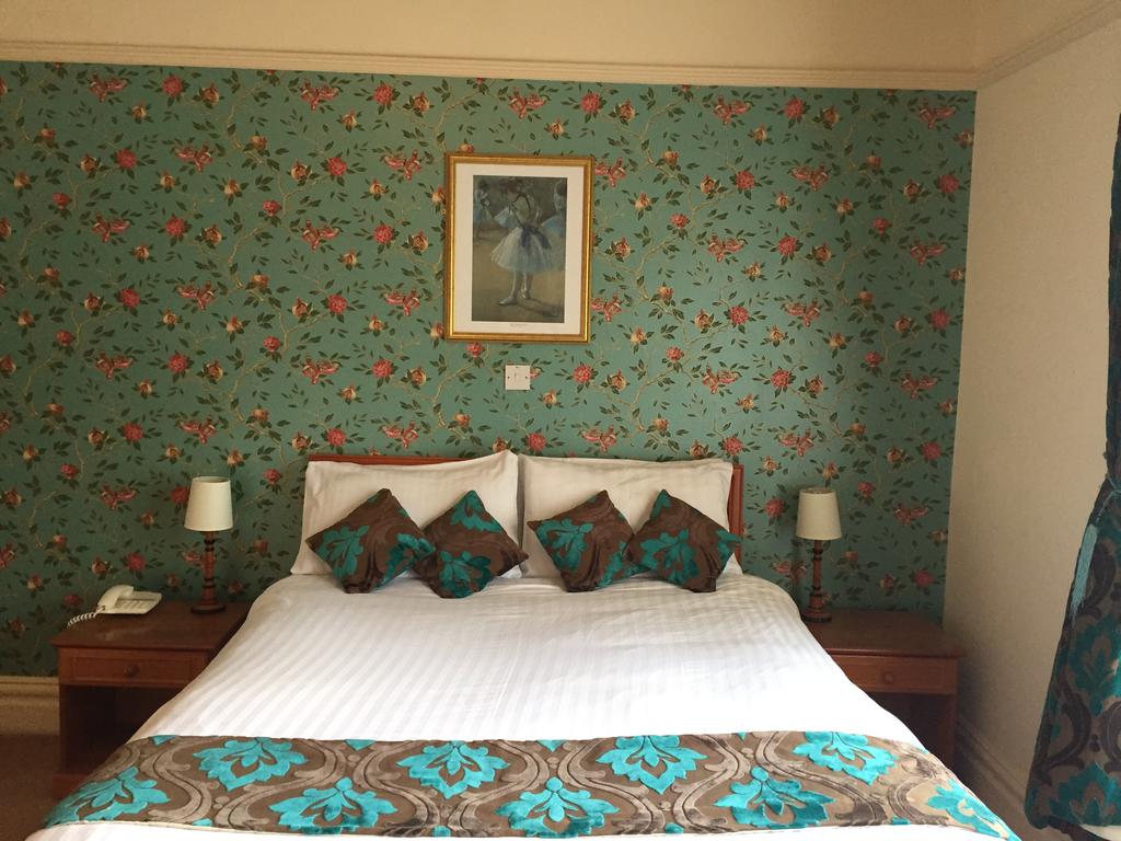 Room 8 Double En suite Standard Room