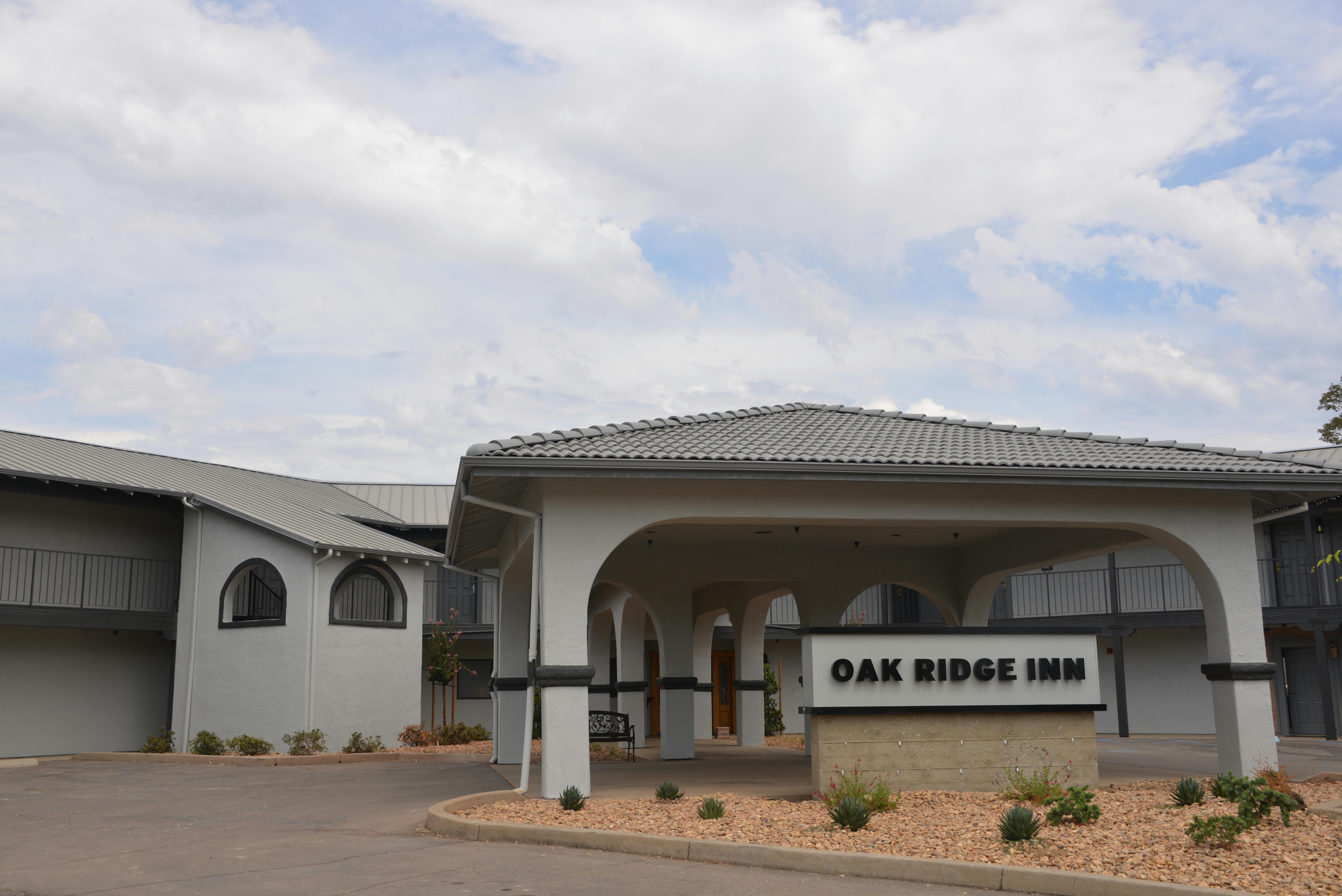Oak Ridge Inn Gallery | Oak Ridge Inn