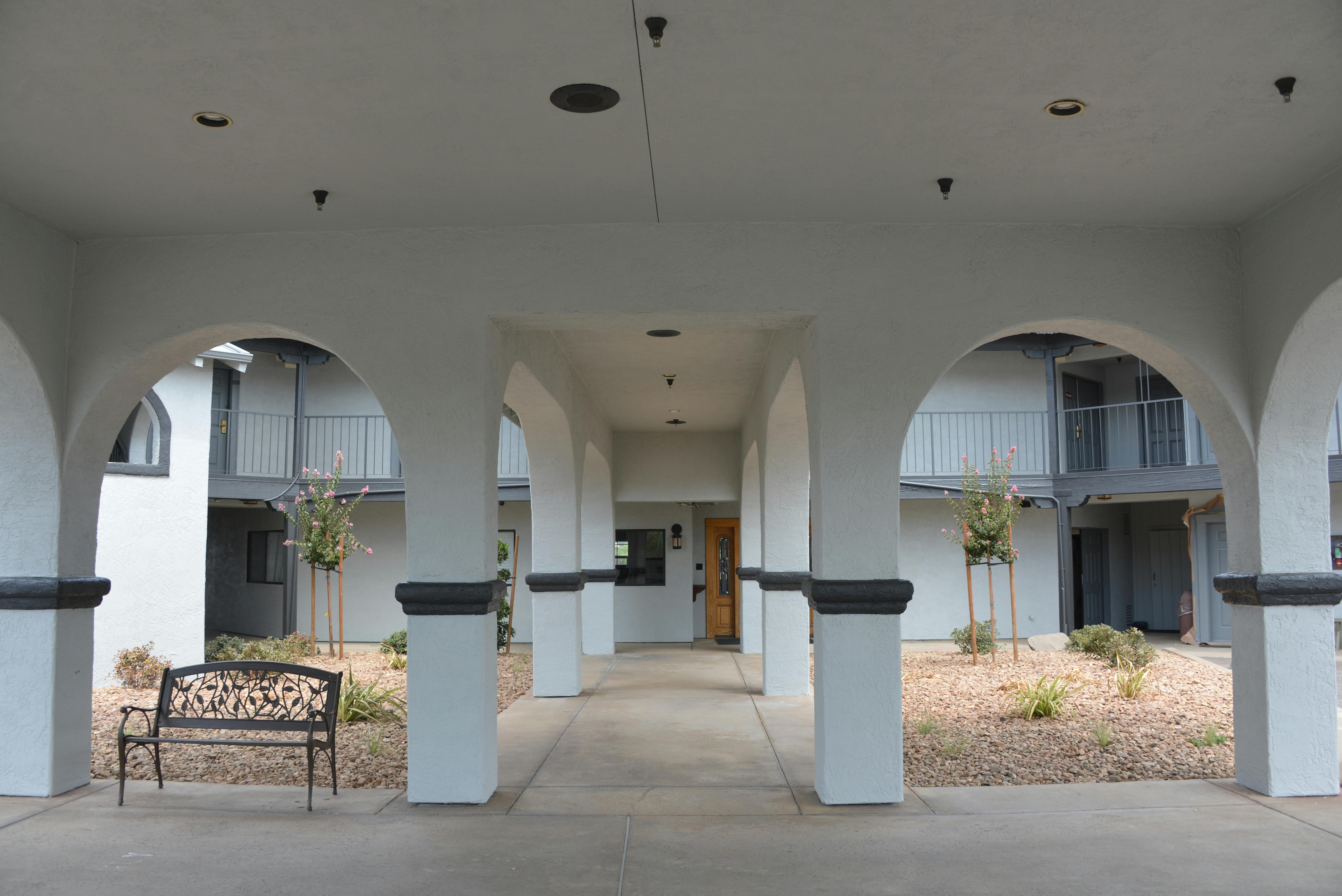 Oak Ridge Inn Gallery | Oak Ridge Inn