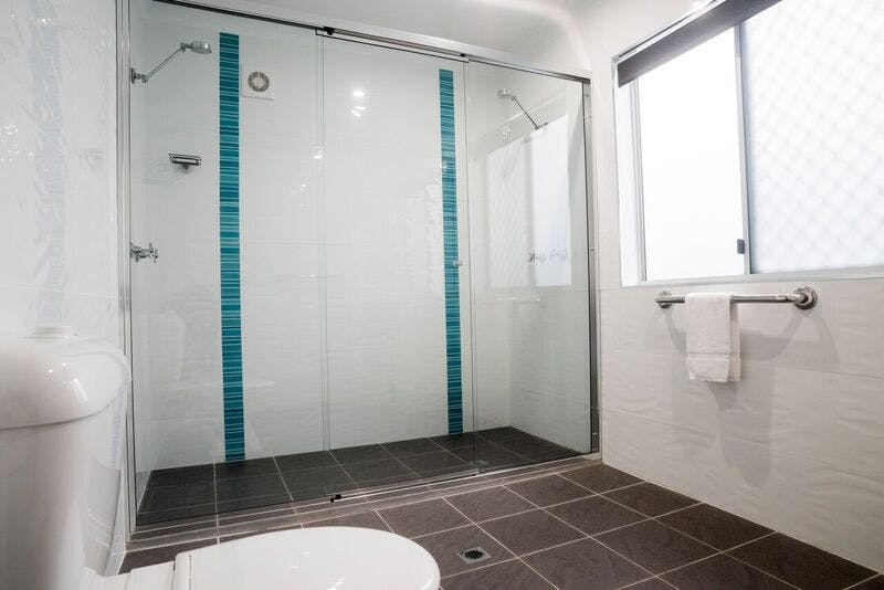 1 bedroom apartment with double shower in Hervey Bay