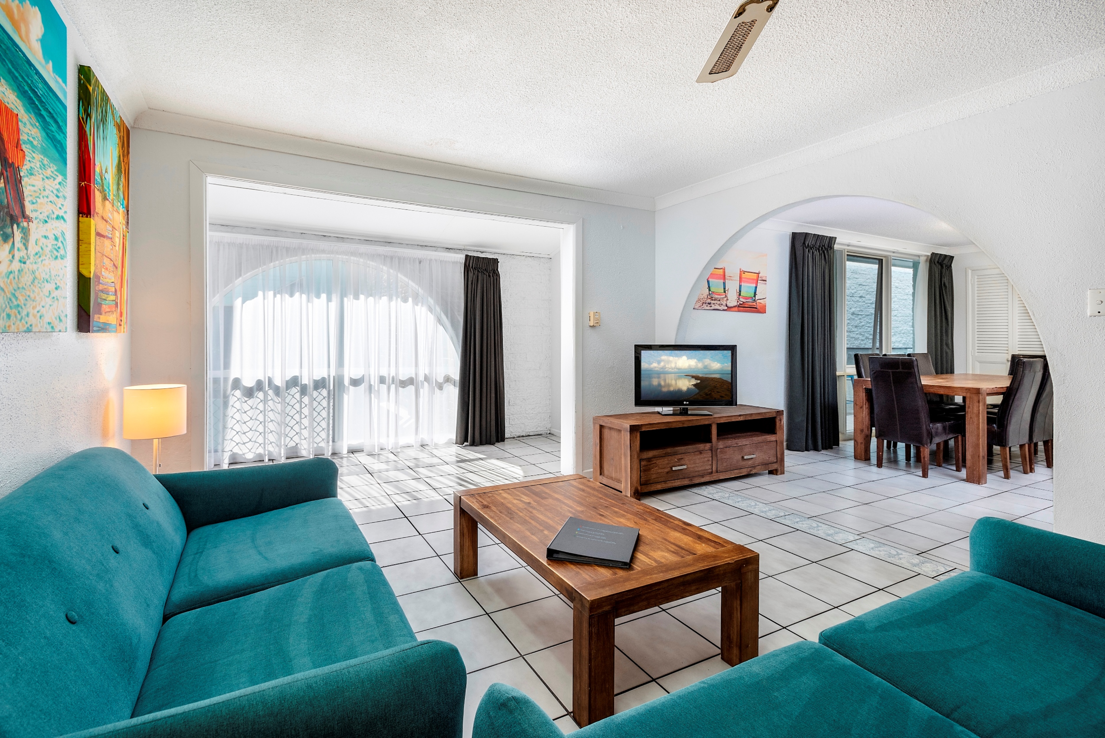 Large Apartment which sleeps up to 8 in Hervey Bay. Our four bedroom apartment is perfect for large family accommodation