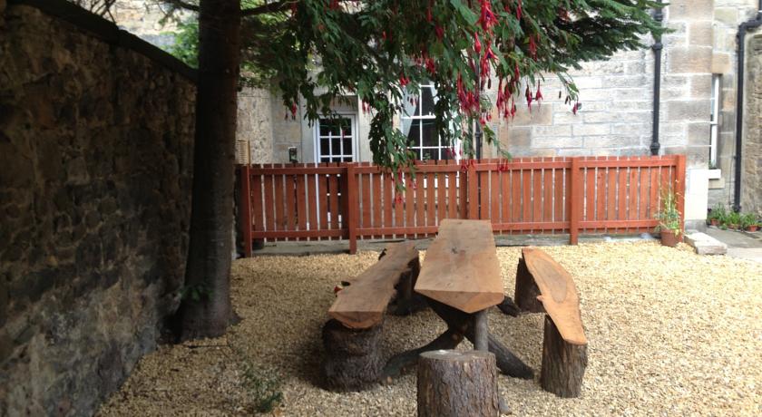 CARLTON TER - Garden